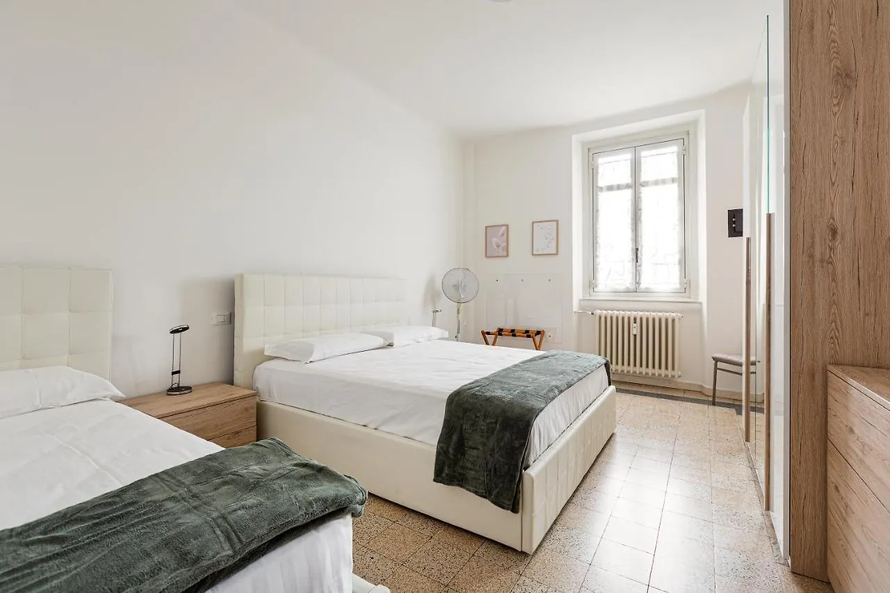 Guesthost - Ca' Granda M5 Bright Apartment 0*, Milano Italia