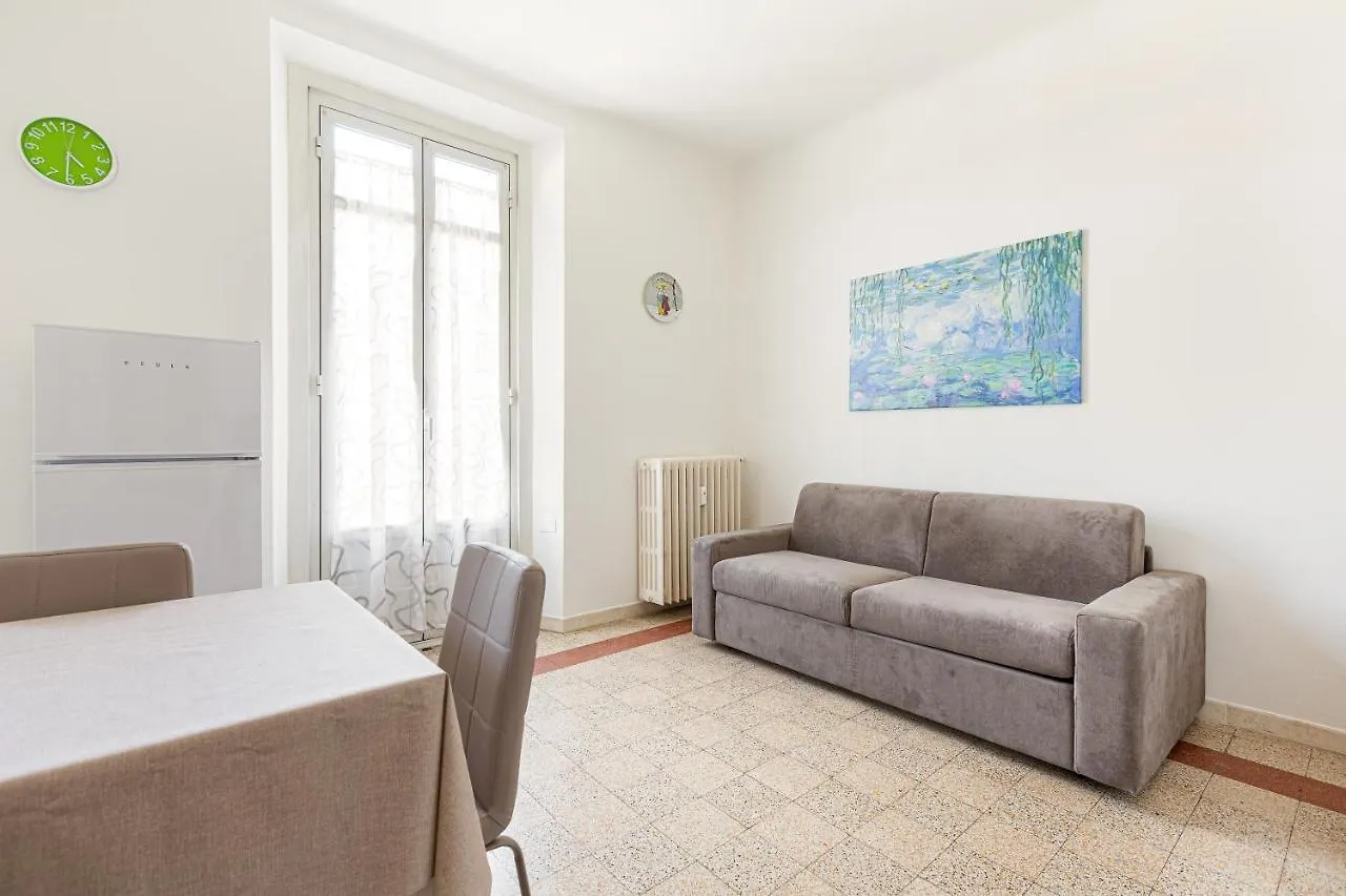Guesthost - Ca' Granda M5 Bright Apartment Italia