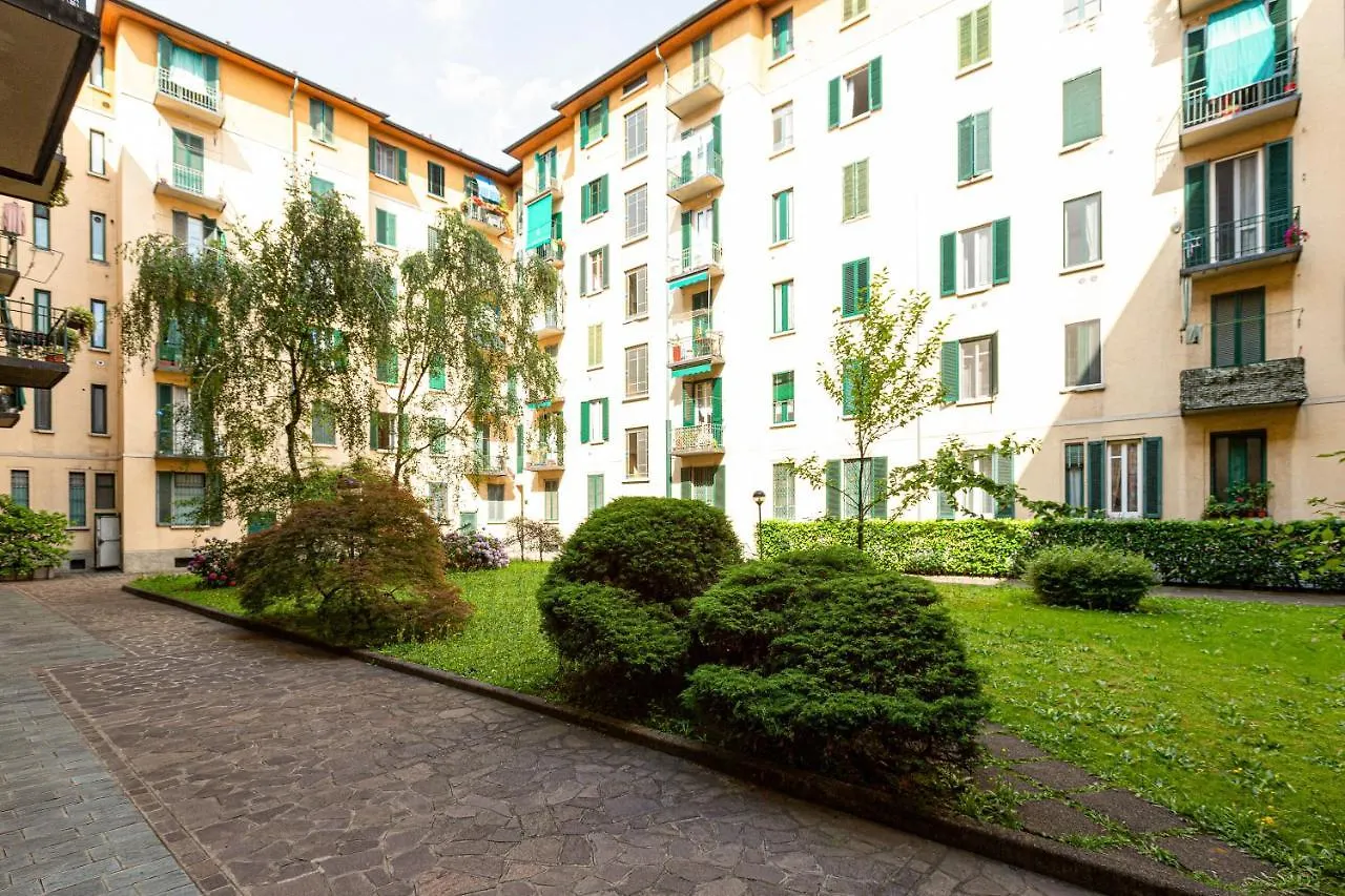 Guesthost - Ca' Granda M5 Bright Apartment  Milano