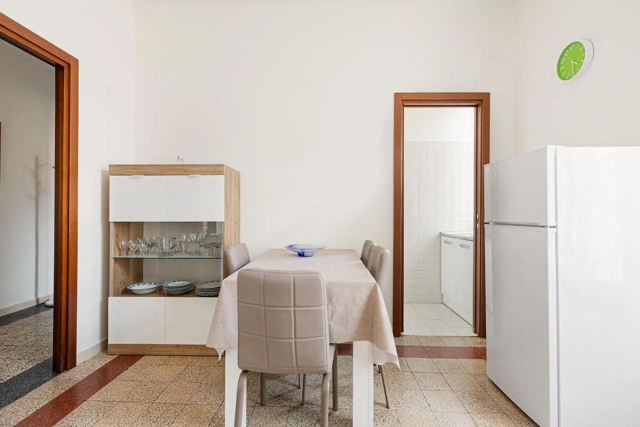 Guesthost - Ca' Granda M5 Bright Apartment
